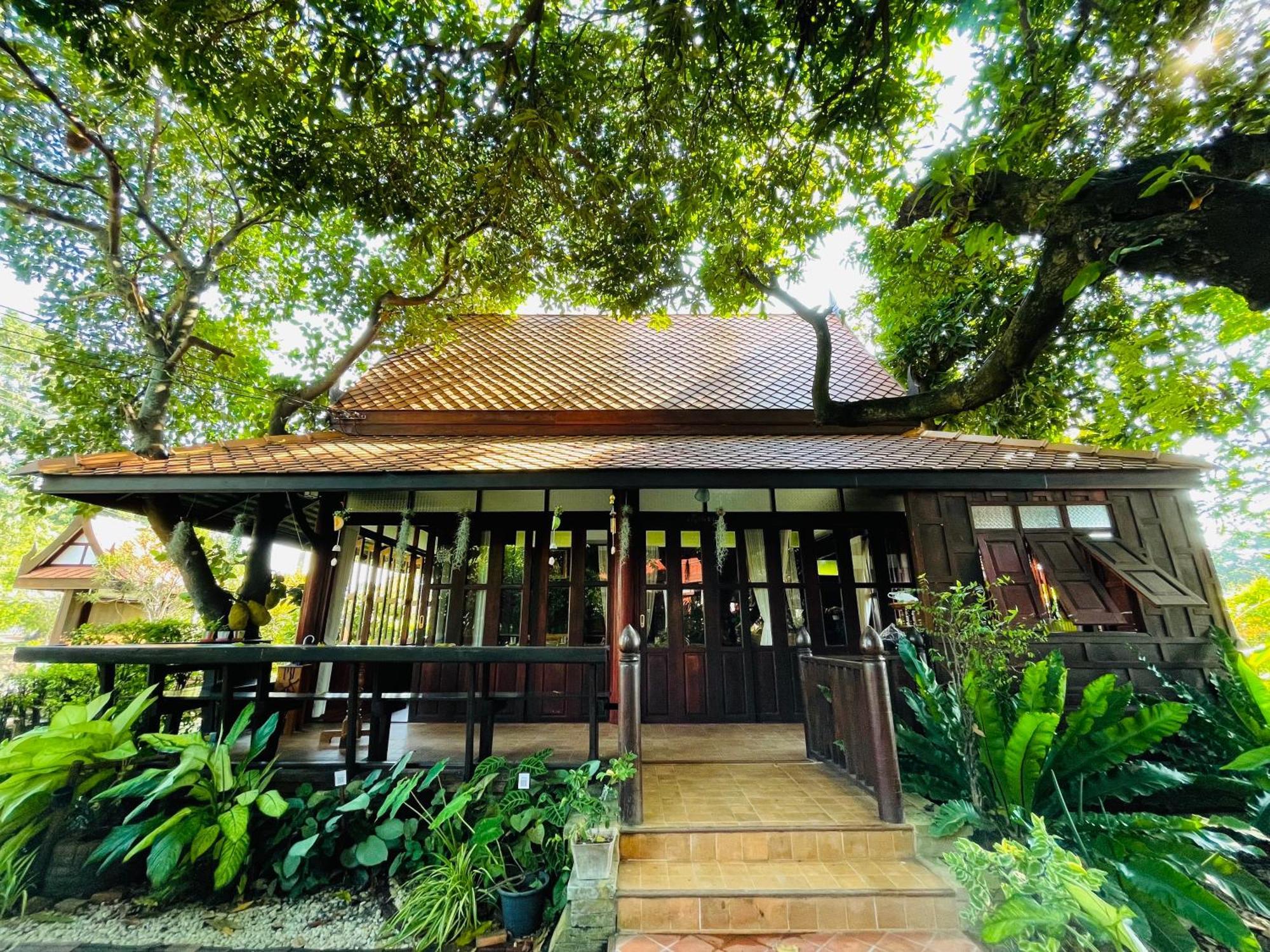 Baan Lhang Wangh บ้านหลังวัง Phitsanulok Exterior foto