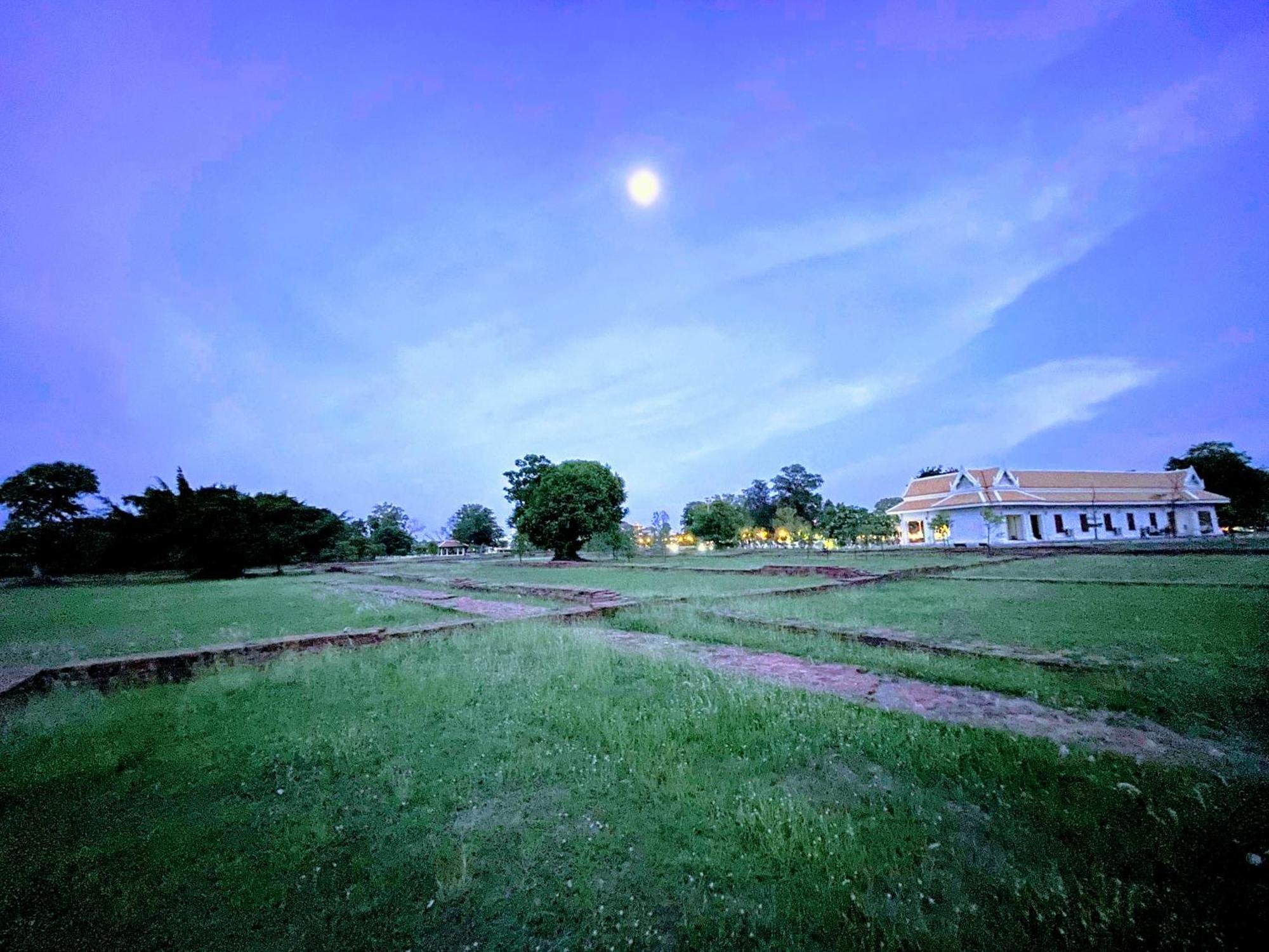 Baan Lhang Wangh บ้านหลังวัง Phitsanulok Exterior foto